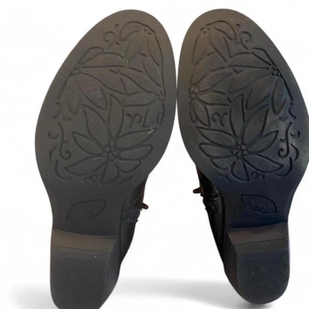 b.o.c. Black Heeled Boots - Picture 5 of 6